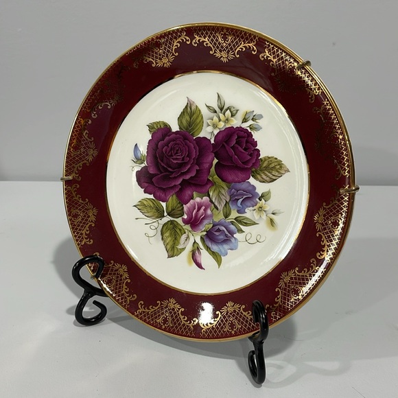 Weatherby Royal Falcon Roses Floral Design Plate Gold Patterned Rim England - Picture 3 of 11